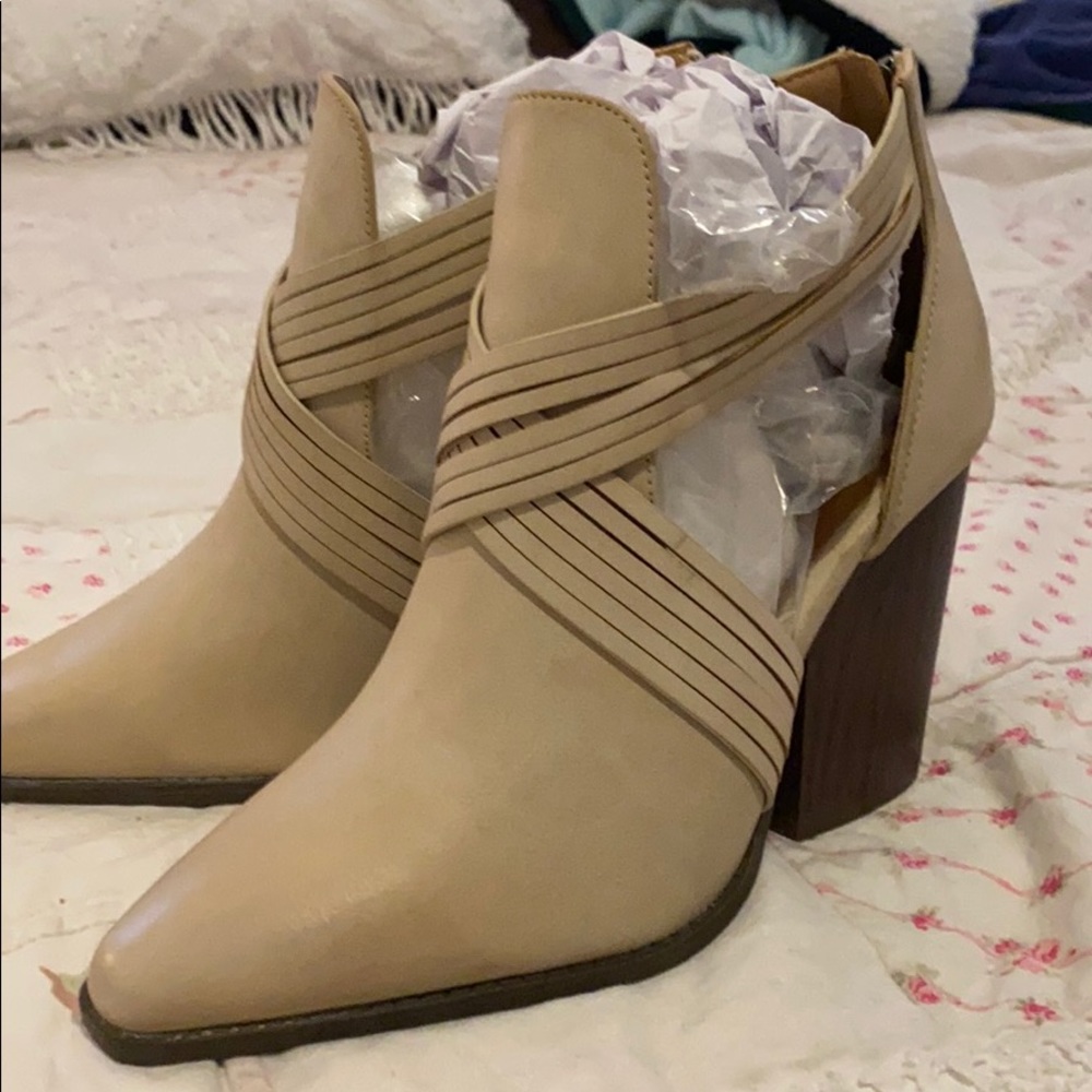 Heeled booties